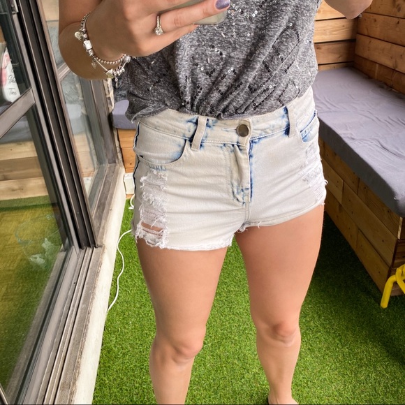 Retro Forever 21 High rise Acid Wash short shorts - Picture 4 of 11